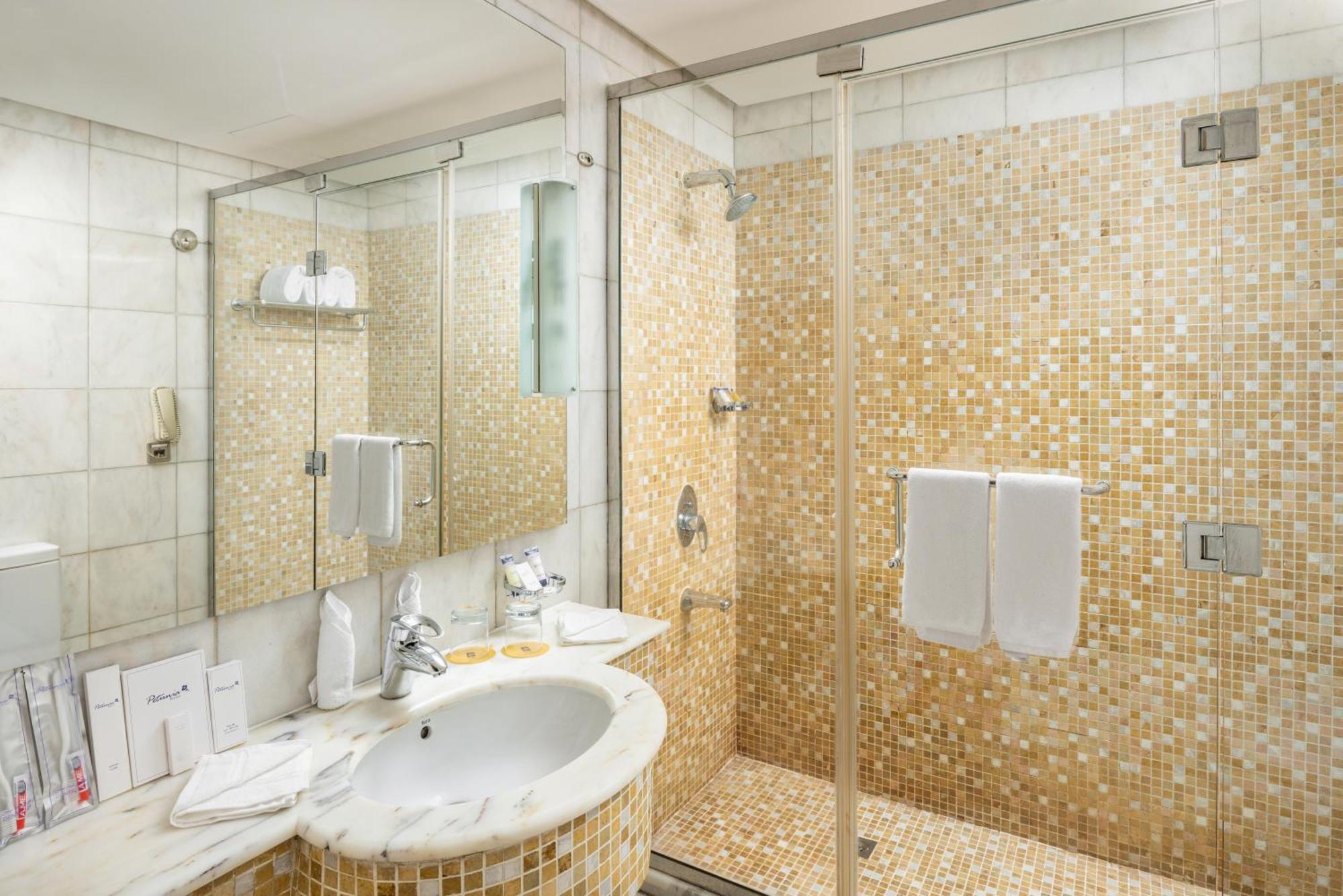 อีลาฟ ออล มาชาเออร์ โฮเต็ล มากกาห์ Hotel Mecca ภายนอก รูปภาพ A bathroom at the hotel